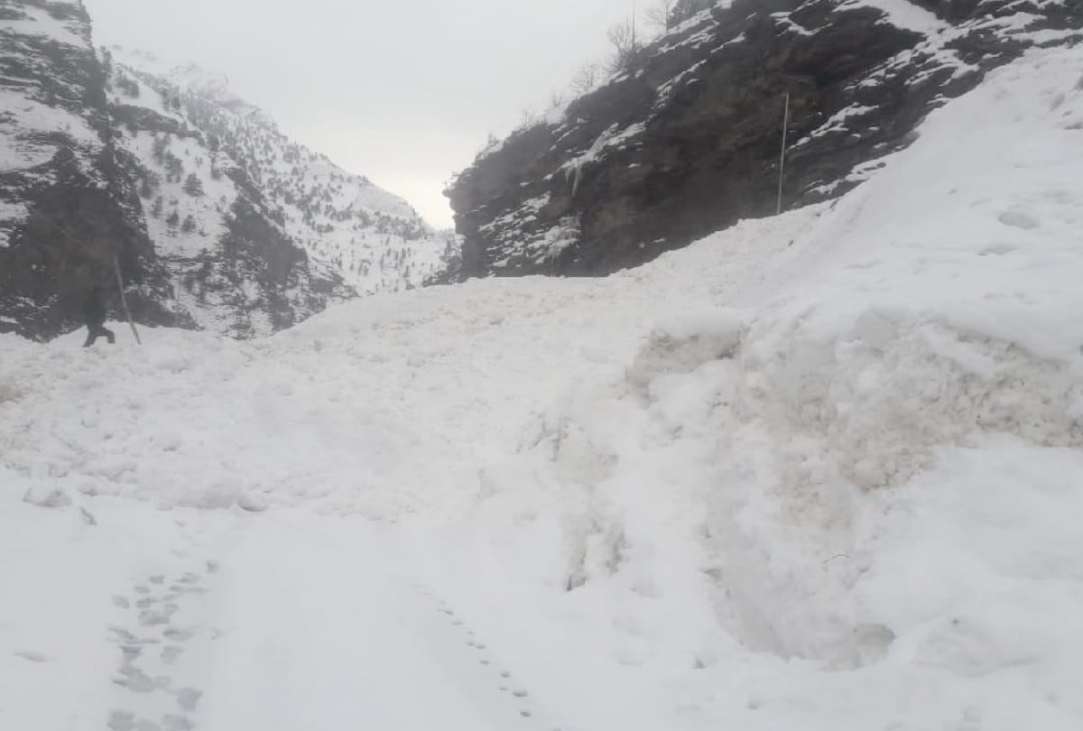 Snowy winds stopped rescue operation in Buran Pass Kinnaur himachal