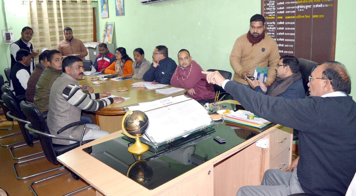 Councilors created uproar over dumping garbage in the Asan river
