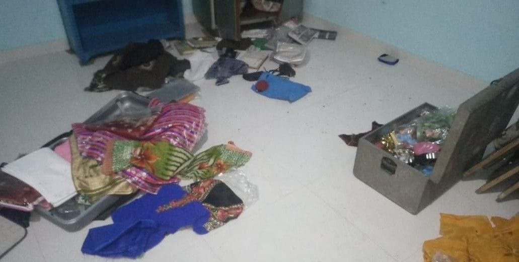 Hathras: Broken lock of sub-inspector's house