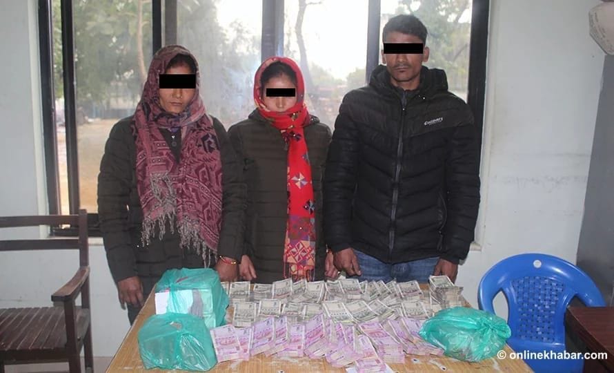 3 nepali arrested in theft