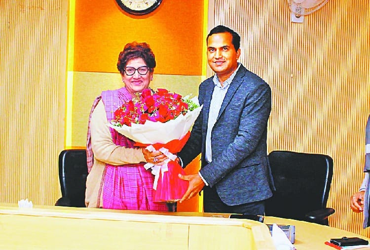 Officials meet on the first day of Mayor Rajbala