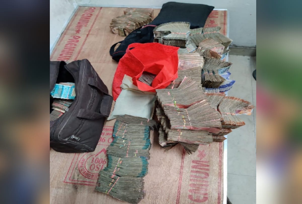 Mastermind of Rs one crore robbery arrested in varanasi 7 policemen were dismissed in this case