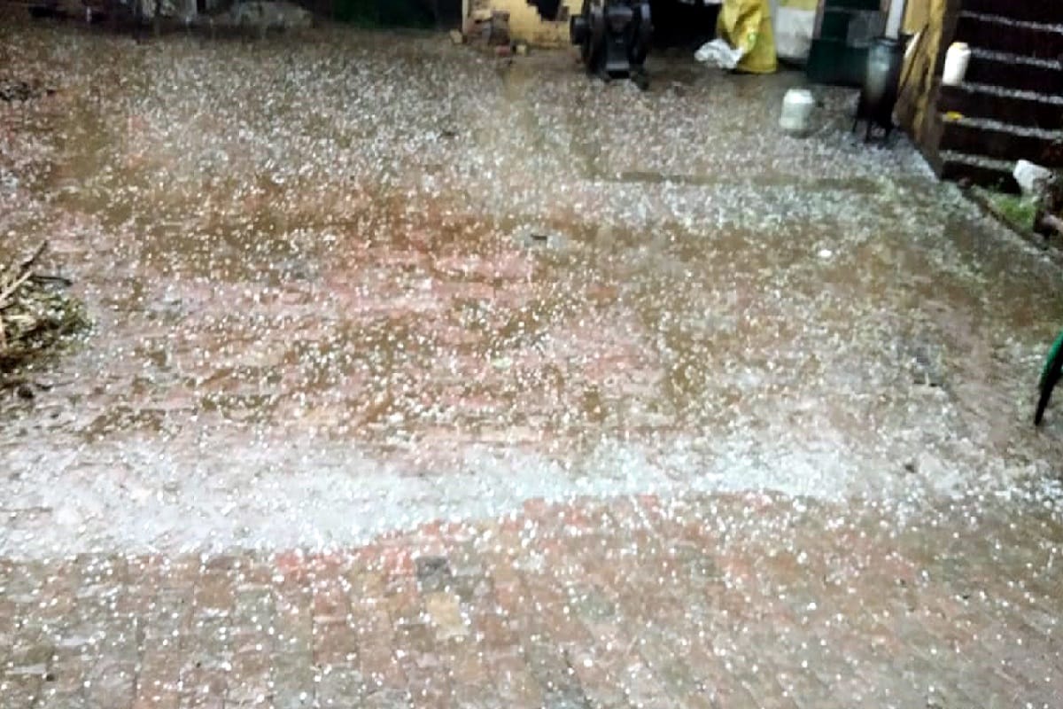 Fast rain with hailstones in Saharanpur city of Uttar Pradesh