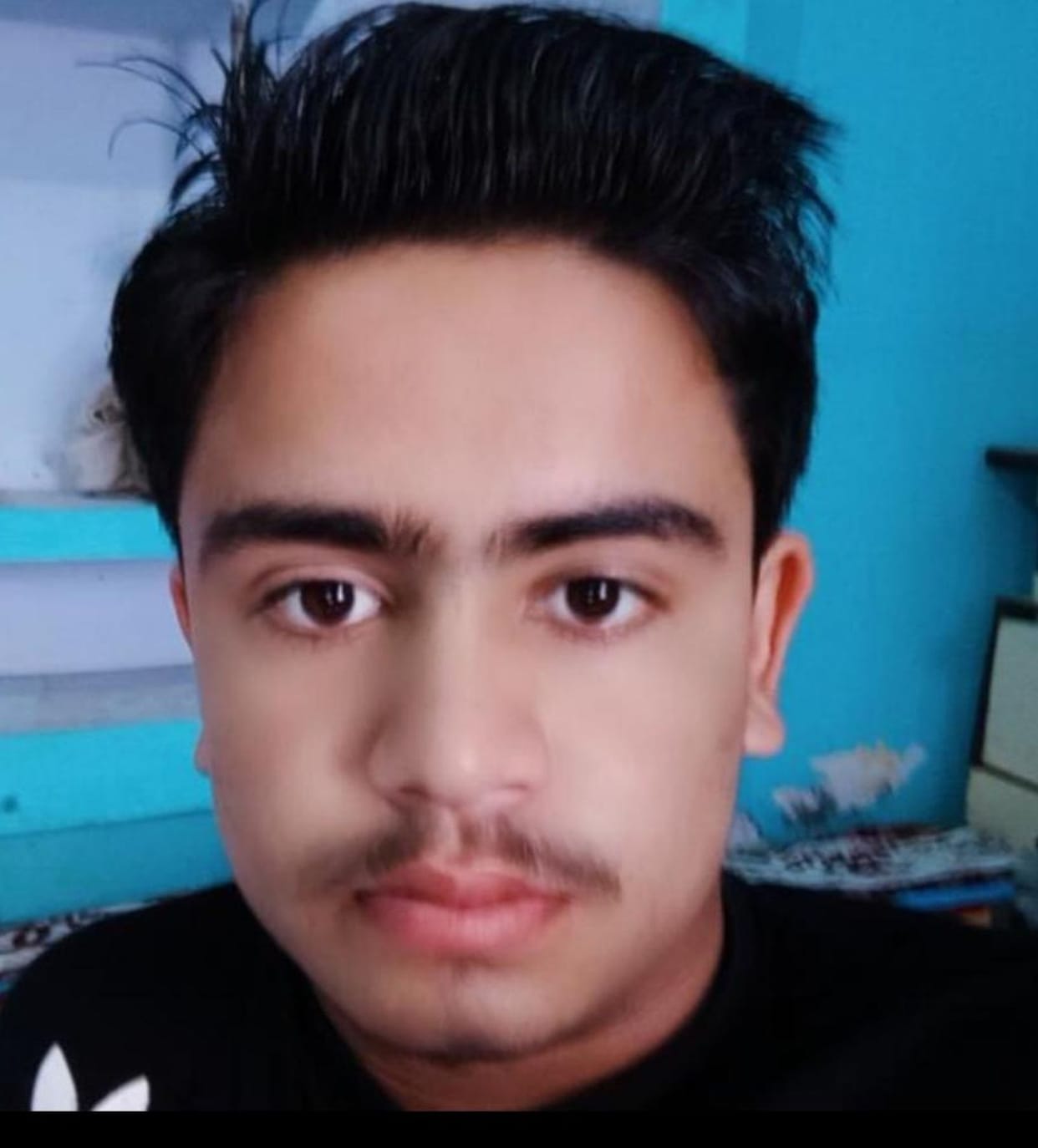 WHILE PLAYING CRICKET, BOY DIE