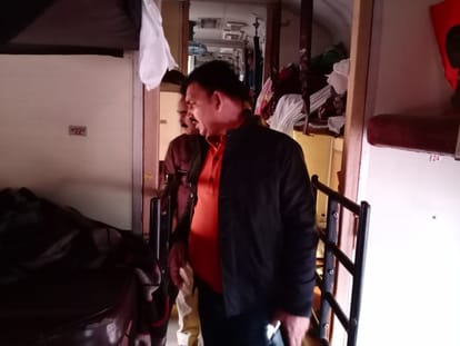 On the information of Patna SP, there was a stir at Cantt station of UP Varanasi