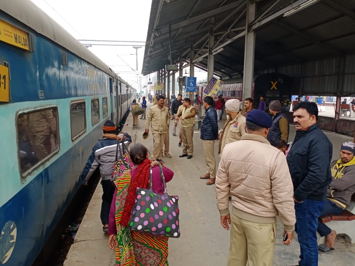 On the information of Patna SP, there was a stir at Cantt station of UP Varanasi