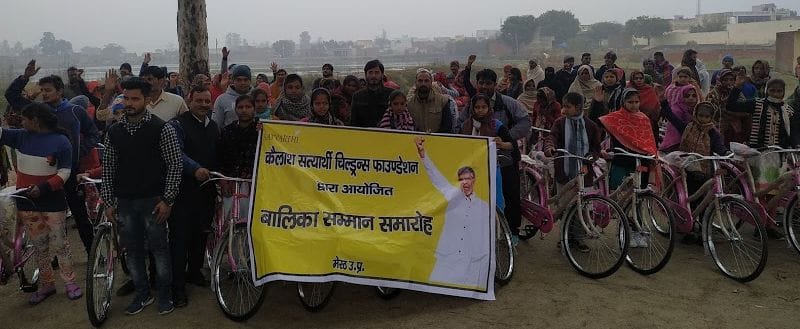 girl student feeling happy after found bycle