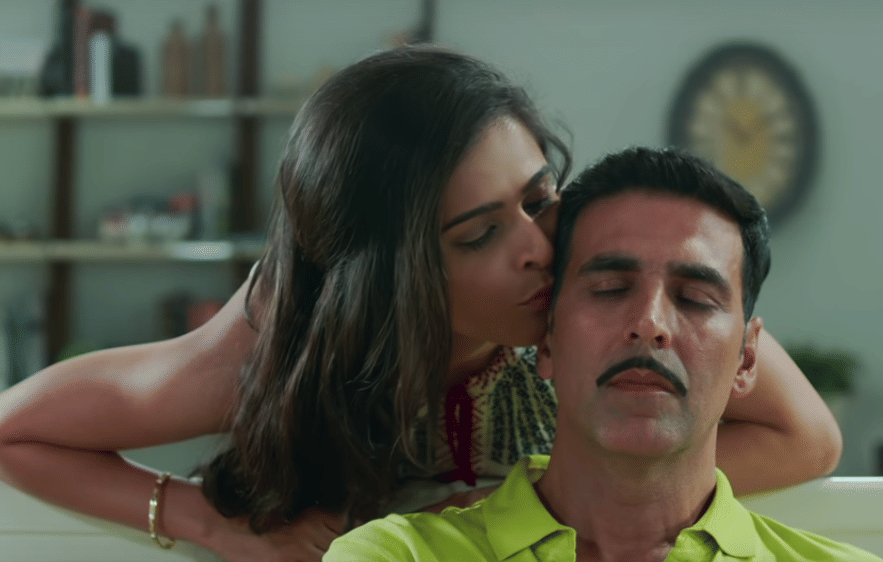 bigg boss 13 madhurima tuli romance with akshay kumar in baby film video viral