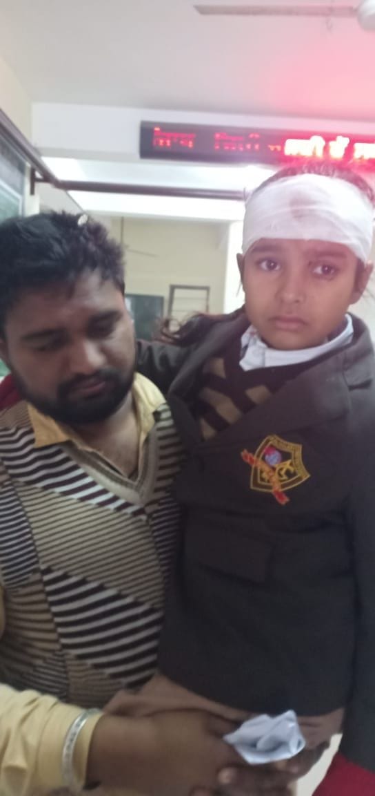 School bus filled with children in dense mist overturned in the farm, 20 children injured