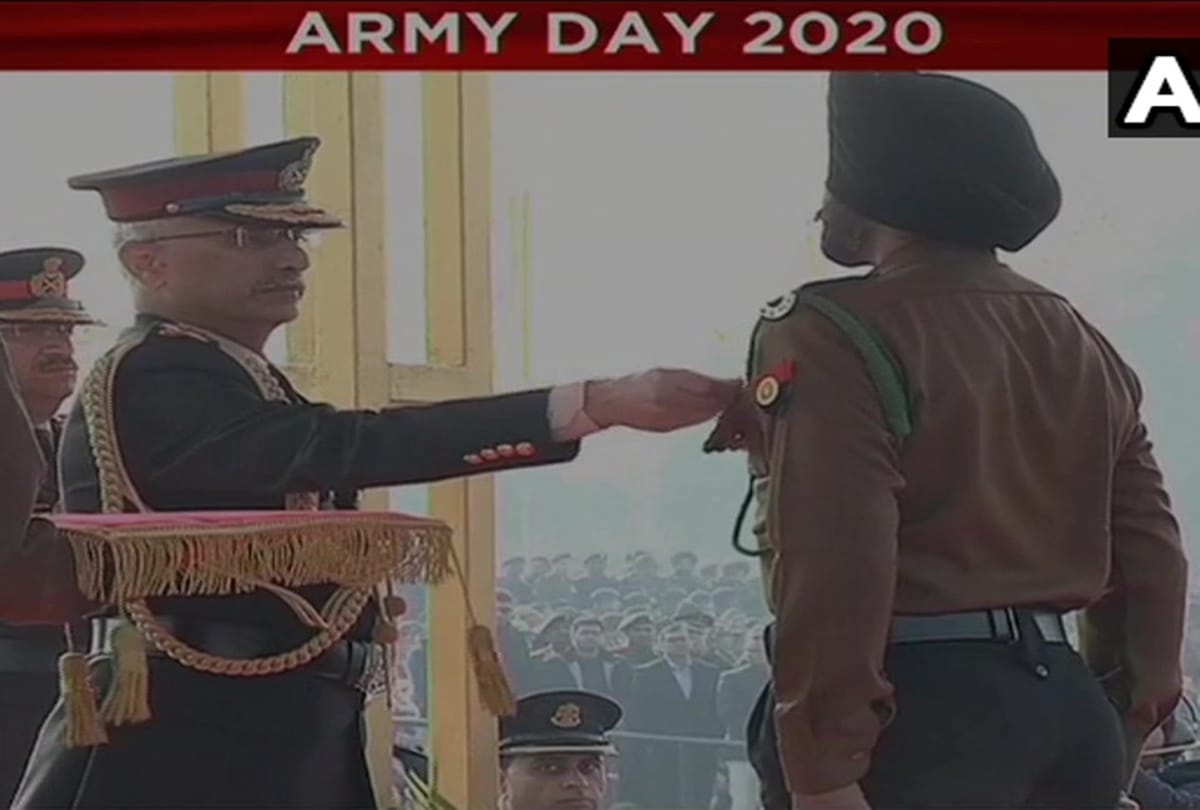 Indian Army Day, CDS Bipin Rawat Army Air Force and Navy Chief pay tribute at National War Memorial