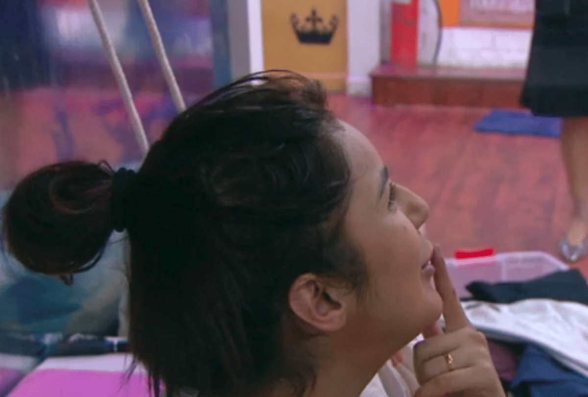bigg boss 13 shehnaz gill kissed sidharth shukla infront of arti singh