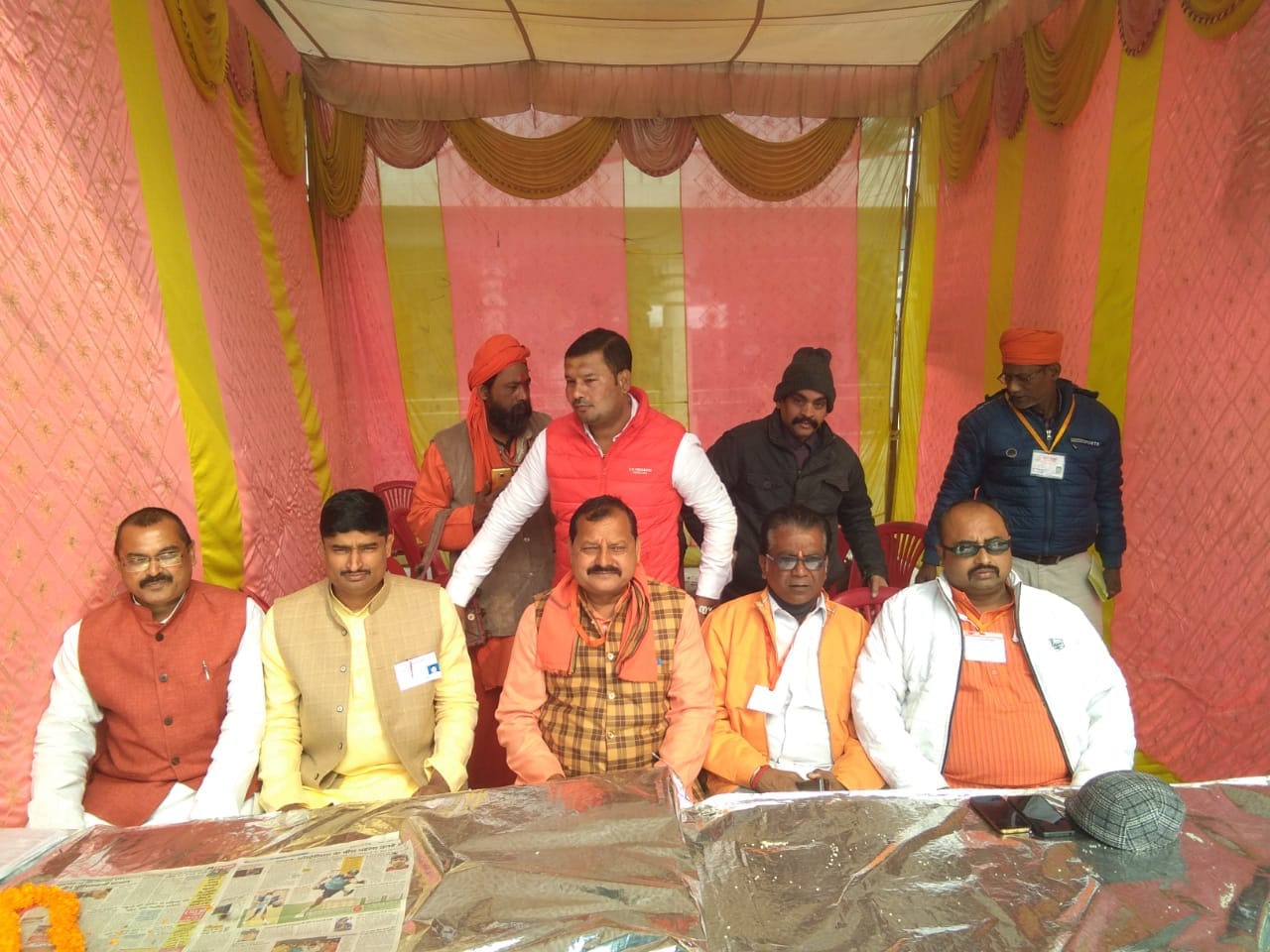 khichdi mela starts gorakhnath mandir, gorakhpur, khichdi mela live pictures, mela live updates