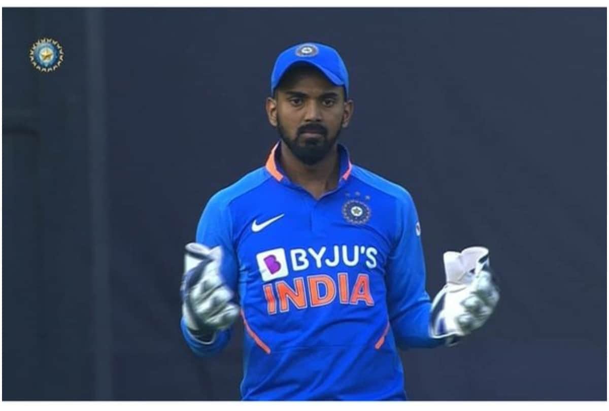 Rishabh pant did not get selected in T20 and one-day squad for Australia tour due to overweight report claims