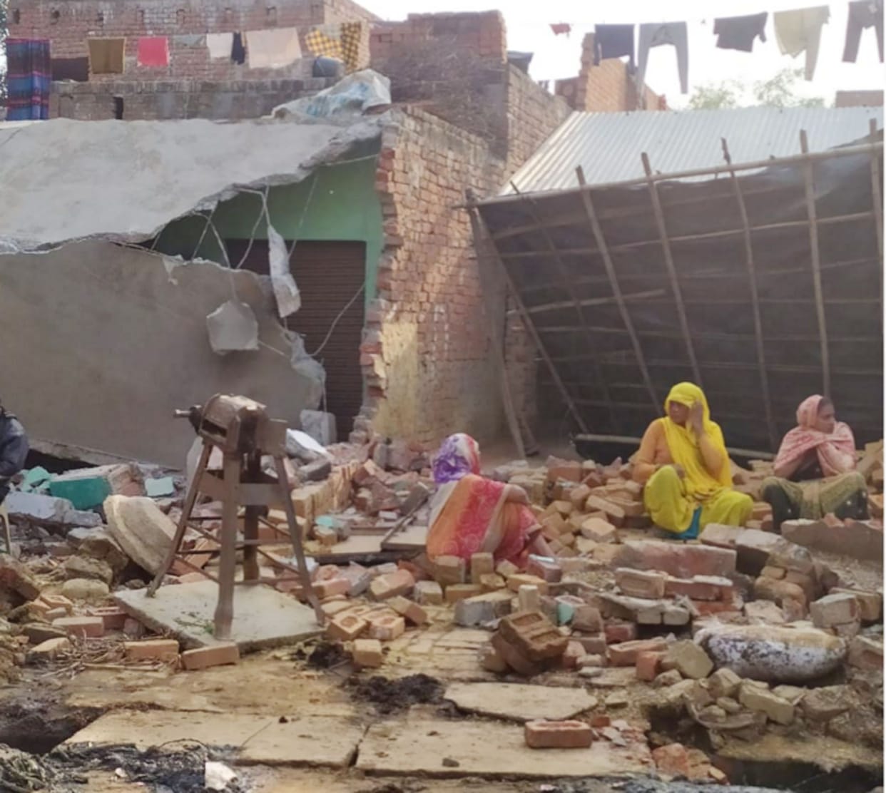 incrochment, broked, market, close, kasganj