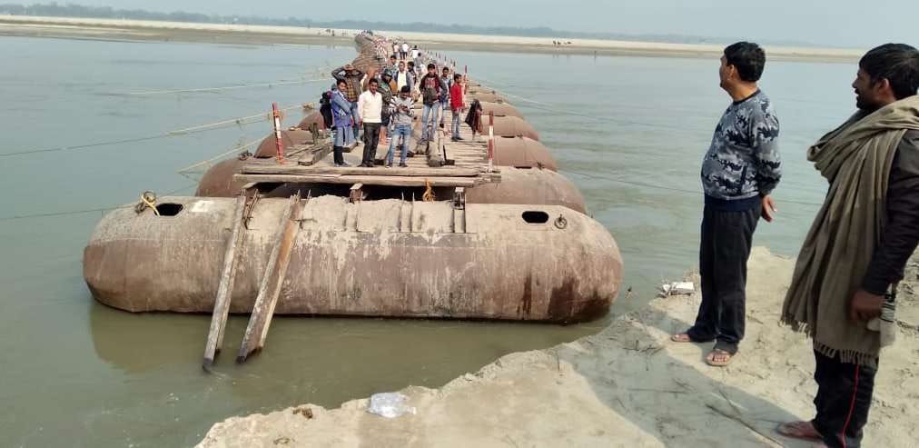 Purchase- Southern Naka of Pipa Bridge on Darauli Ghat demolished, vehicular traffic monkey