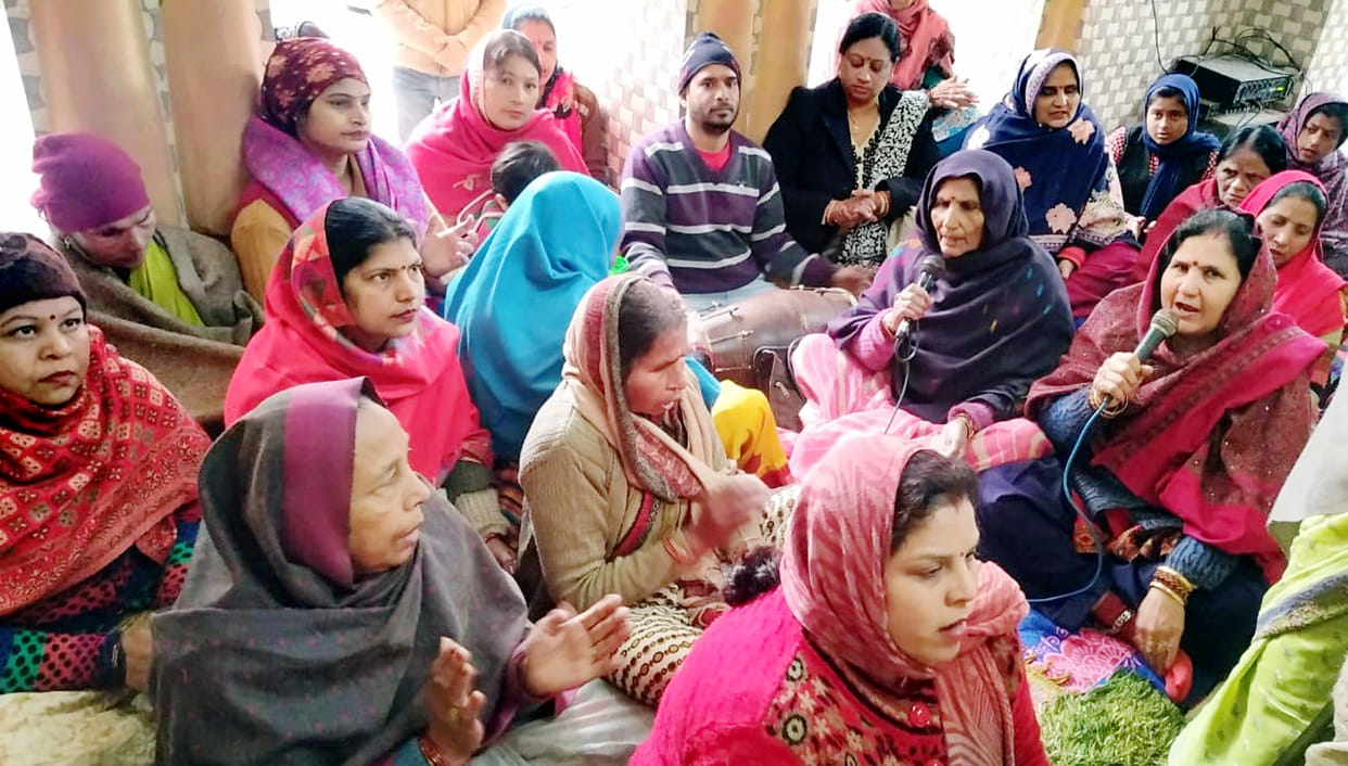 Makar Sankranti: Devotees visit Mangal songs during Khichdi festival