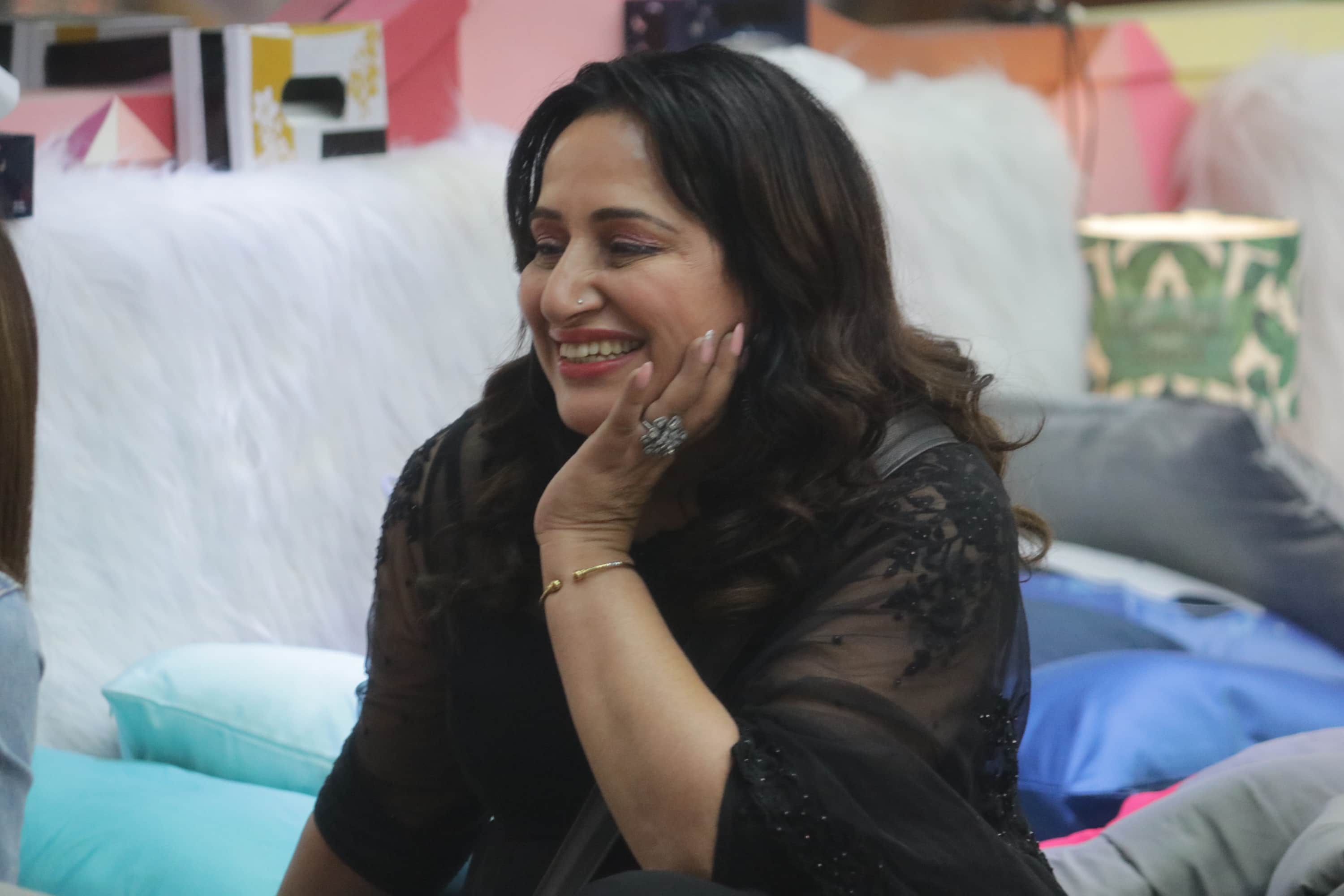 bigg boss 13 mahira sharma mother sania sharma talk about paras chhabra game