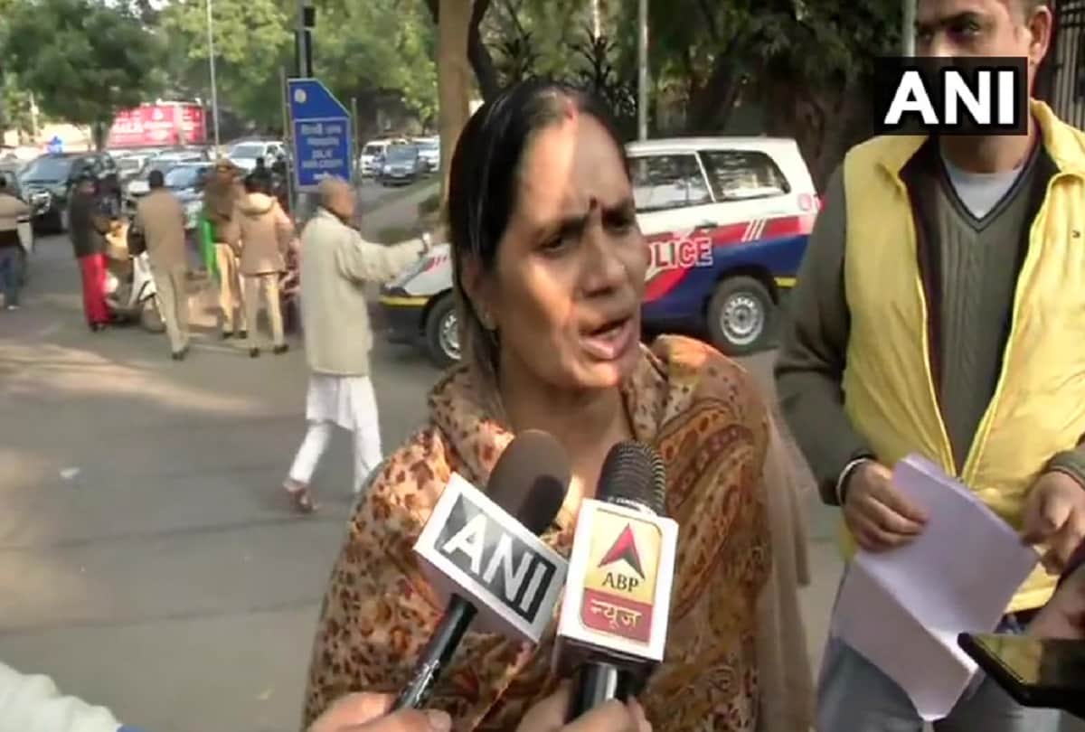 Mallika Sherawat On New Death Warrant of hanging Nirbhaya convicts