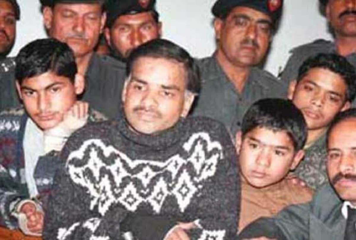 pakistani serial killer javed iqbal film on ott platform who brutally murdered 100 children
