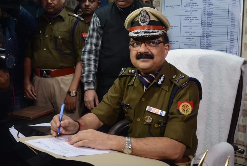 Sujeet Pandey takes charge as Lucknow Police Commissioner.