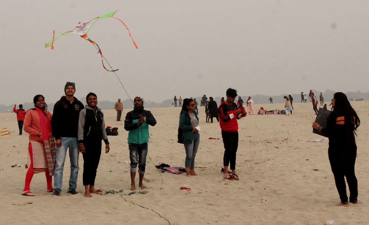 Makar sankranti kite festival picture in varanasi