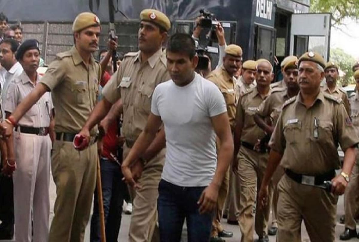 Nirbhaya Case convicts Vinay sharma swallows pin claim wrong in X-ray