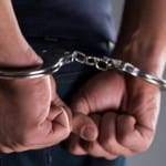 पुलिस ने हिरासत में लिया - सांकेतिक तस्वीर