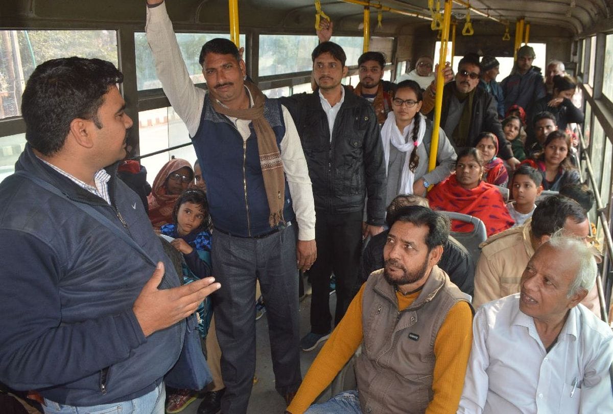 pocket maar gang active in city buses in agra