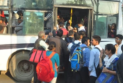 pocket maar gang active in city buses in agra