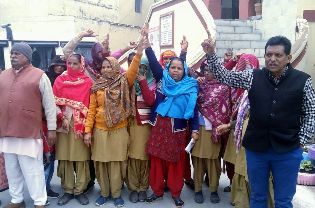 Performance of women cleaning workers regarding service restoration