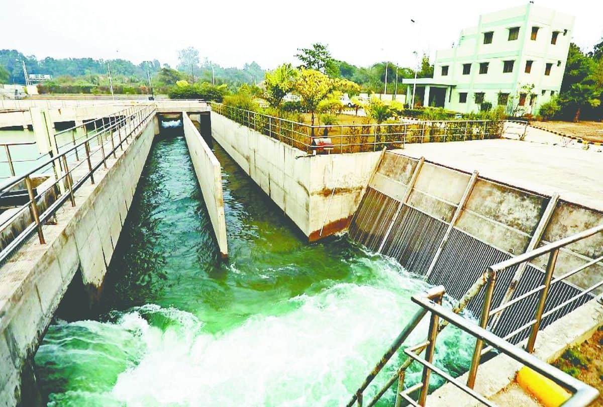 supply of Ganga water in the houses around the Taj Mahal