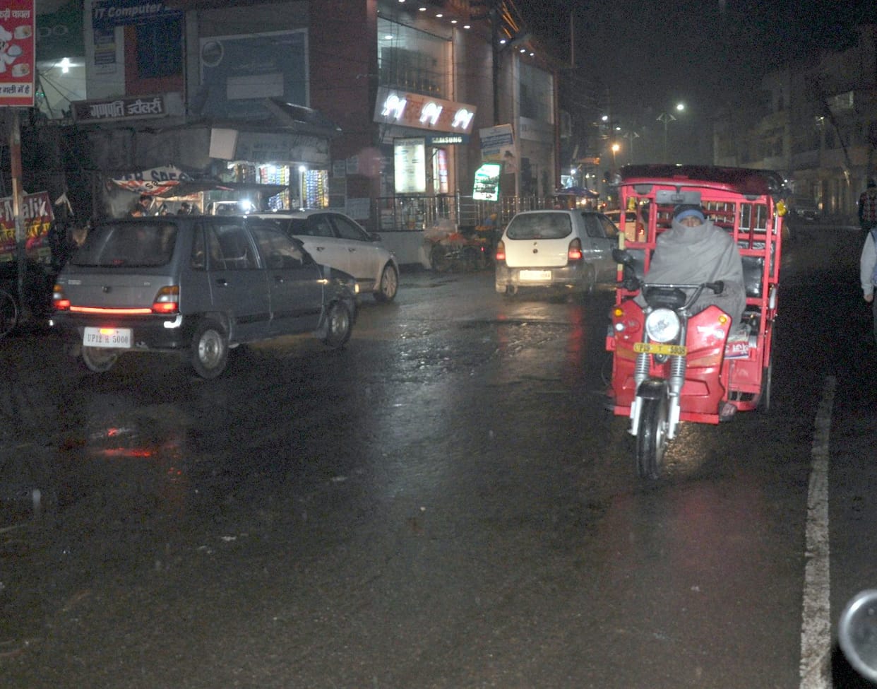 In the morning after the drizzle, the day's mercury fell by two degrees.