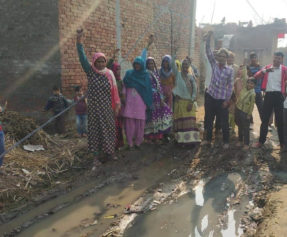 problem to water logging on road in sambhal