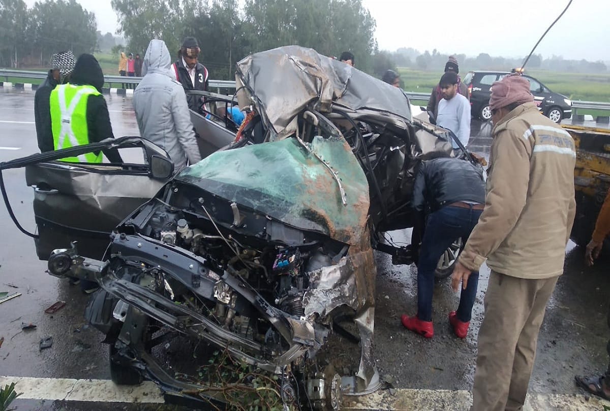 Car collided with divider on Agra-Lucknow Expressway three dead