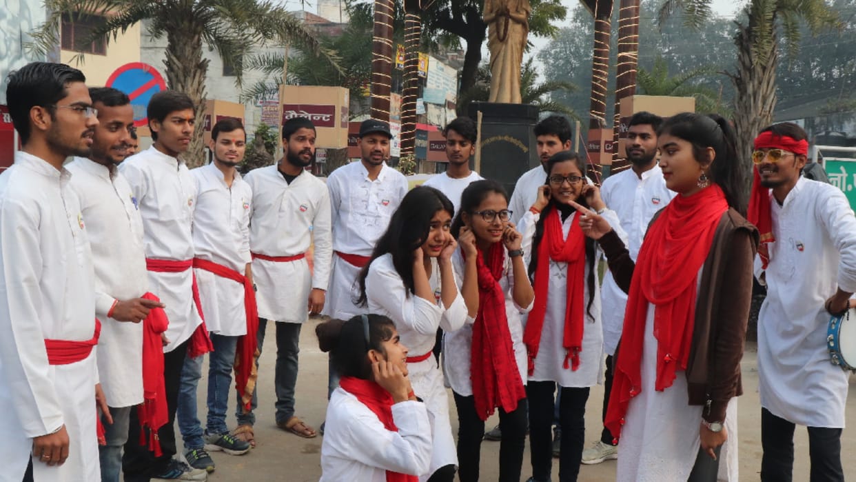 Drama organized at Chetna Tiraha under Gorakhpur Festival