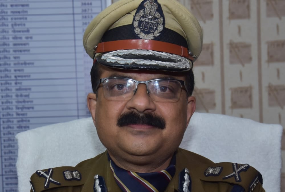 Search starts for office of Lucknow Police Commissioner and other officers.