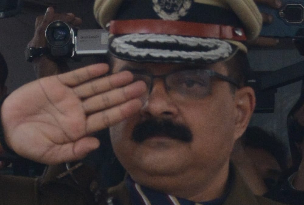 Search starts for office of Lucknow Police Commissioner and other officers.