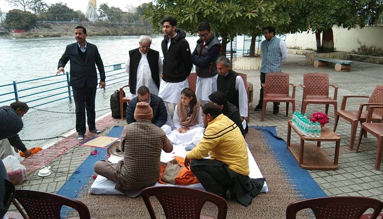 Navya Naveli And Abhishek Bachchan did Ritu Nanda Bone Immersion in Haridwar