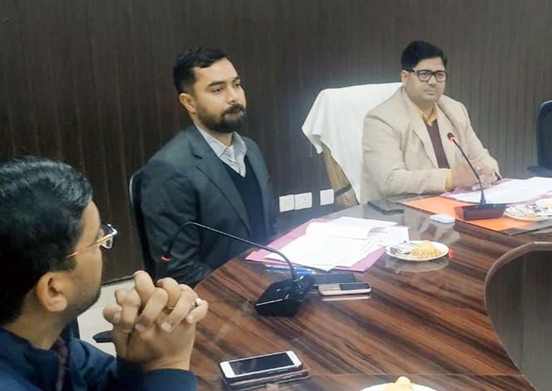 Chitrakoot: DM angry at the unfinished work
