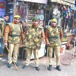 प्रमुख चौराहों पर तैनात रहे पुलिस फोर्स के जवान