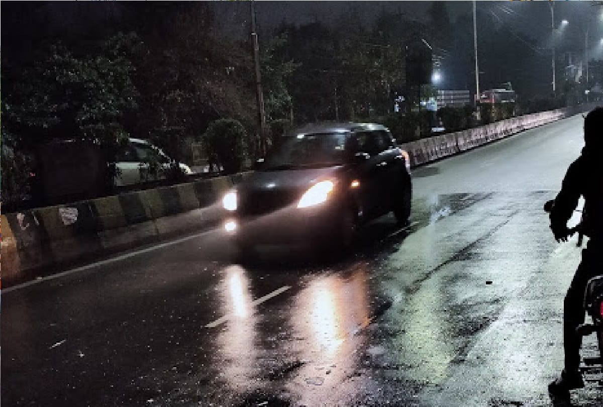 Rain in delhi ncr whole night but relief from cold winds