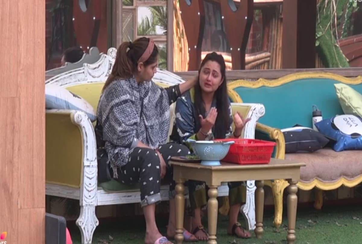 Bigg Boss 13 Rashami Desai cried in front of Aarti Singh says I am dying inside
