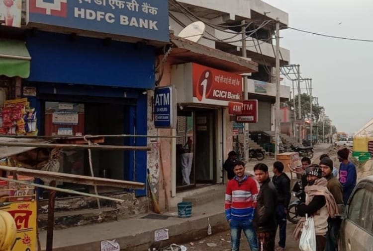 thieves took out atm'sworth 27.54 lakh rupees 100 meters away from police post
