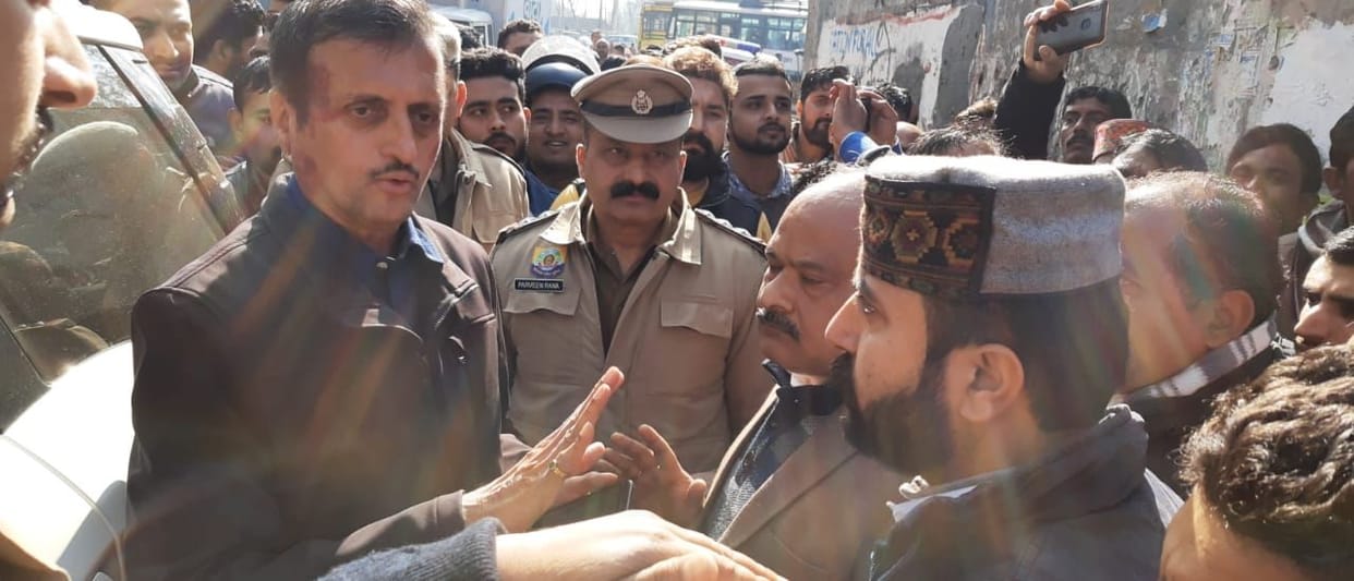 bussiness man aggitation, stop dgp vehical