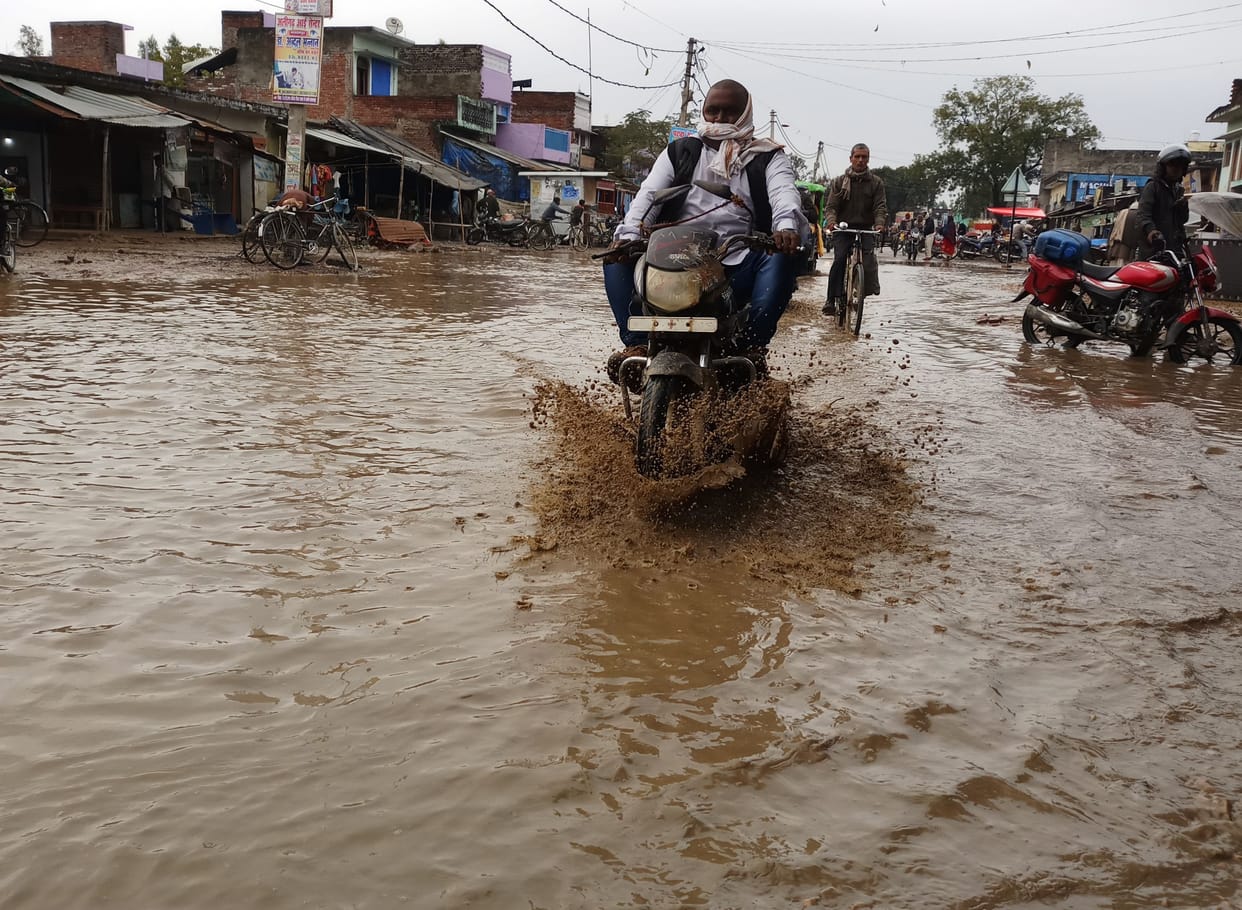 Three subcentres blew, electricity of three lakh population disappeared