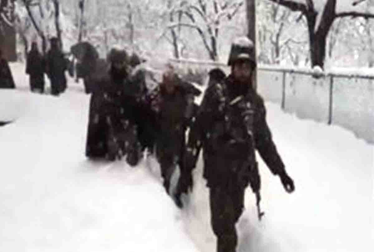 Army patrol walked 2 km in snow to reach old man who trapped in snowfall