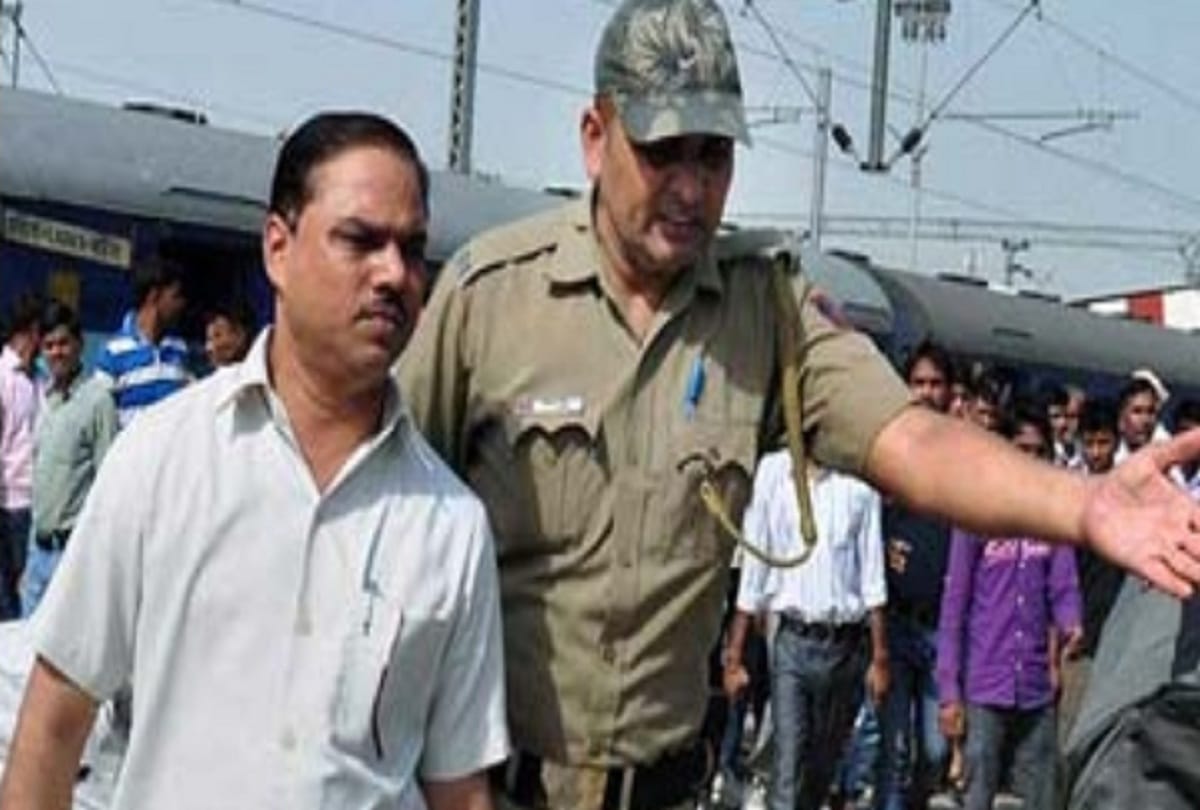 Delhi High Court quashes election of former Delhi Law Minister and AAP MLA Jitender Singh Tomar 