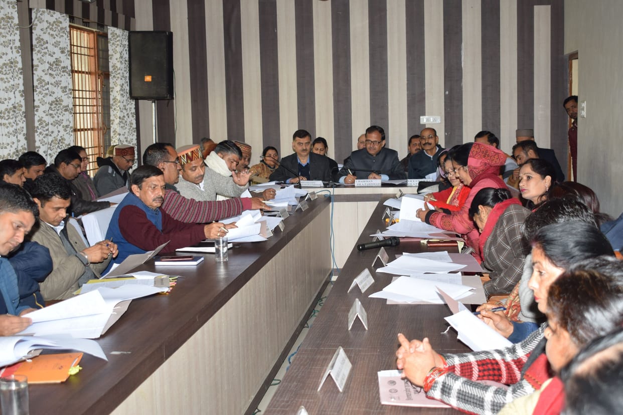 helth card issu raised in jilla prishad meeting