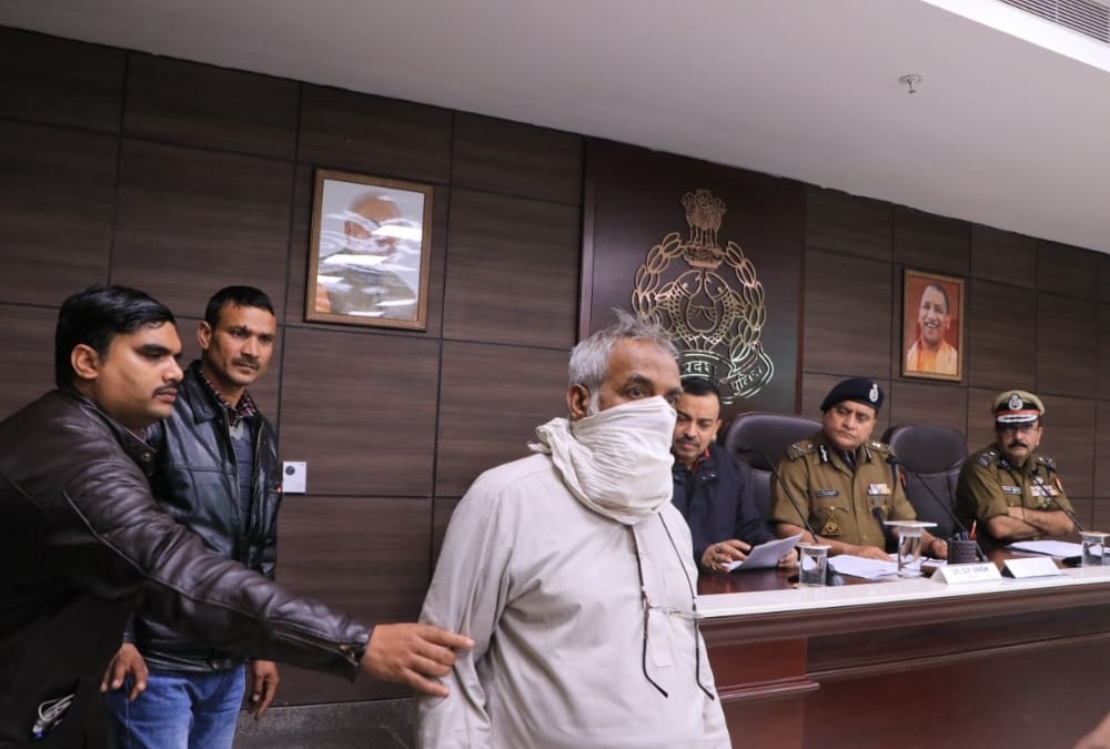 Mumbai Bomb Blast accused Jaleesh Ansari arrested by UP STF.