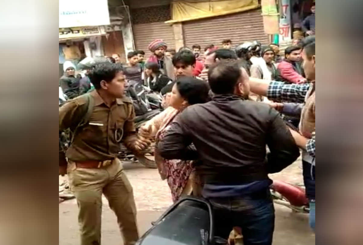 Dispute During Traffic Control Police Beat Advocate Son Crime News